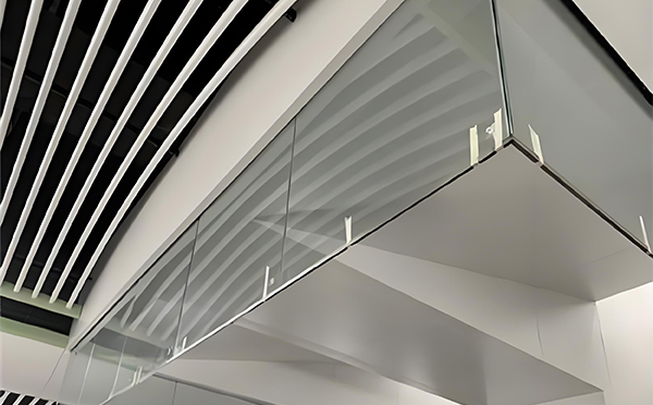 靖远玻璃挡烟垂壁