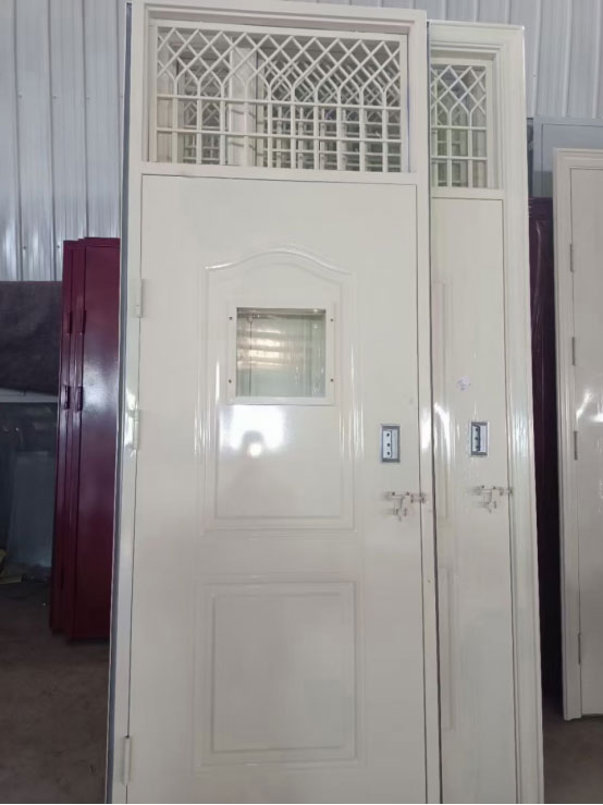 靖远学校教室门 靖远学校教室门