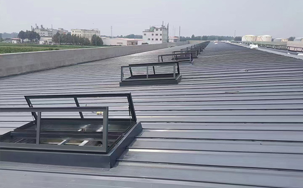 某中学室内体育馆靖远排烟窗改造项目