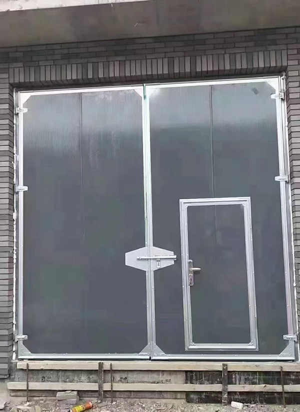 靖远工业平开门在大型设备制造车间的应用实例